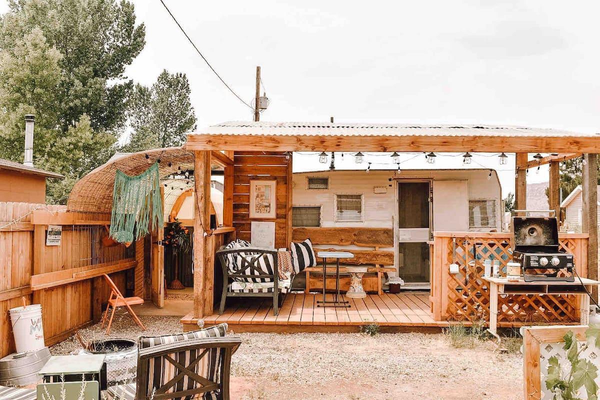 5 Unique Camper Home Airbnb Stays in US - www.icecofreezesale.com
